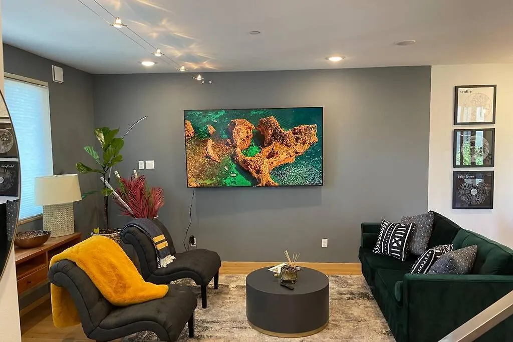 Cheerful New Modern Townhome Close To Downtown Seattle United States