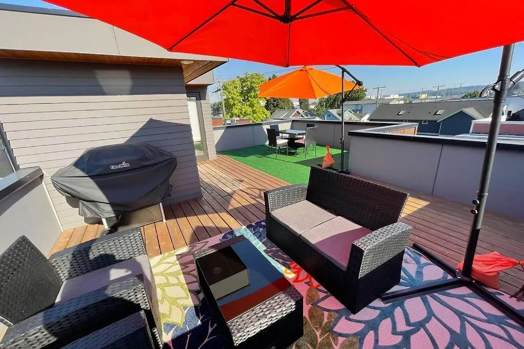 Cheerful New Modern Townhome Close To Downtown Seattle 0*,  United States